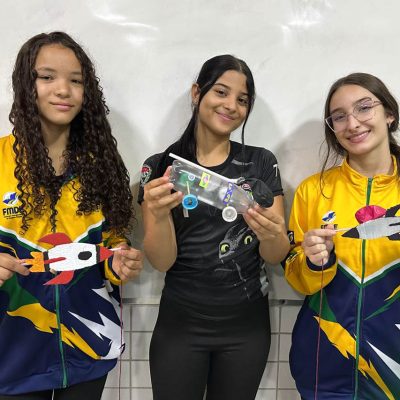 Foto 3 - Brinquedos energéticos - 8º A, B e C