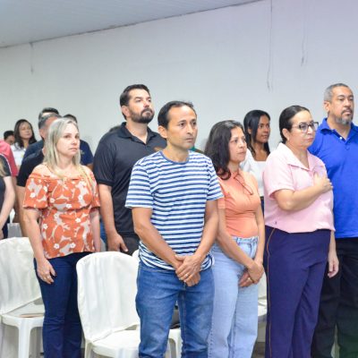 Foto 9 - Entrega de certificados aos alunos destaques do 2º trimestre