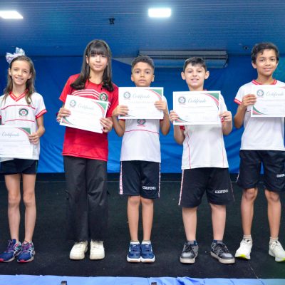 Foto 32 - Entrega de certificados aos alunos destaques do 2º trimestre