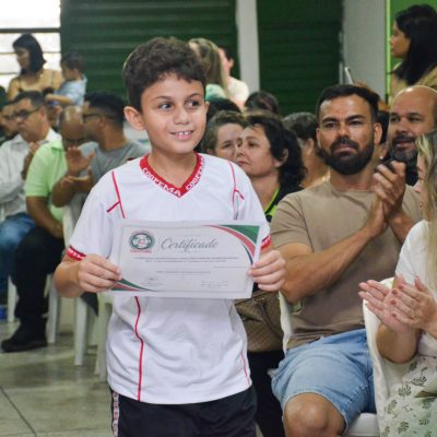 Foto 37 - Entrega de certificados aos alunos destaques do 2º trimestre