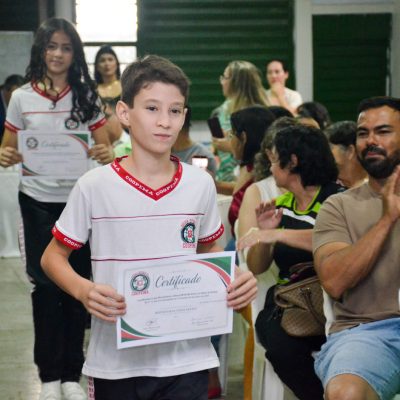 Foto 39 - Entrega de certificados aos alunos destaques do 2º trimestre