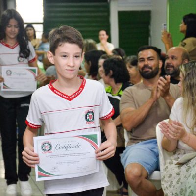 Foto 40 - Entrega de certificados aos alunos destaques do 2º trimestre