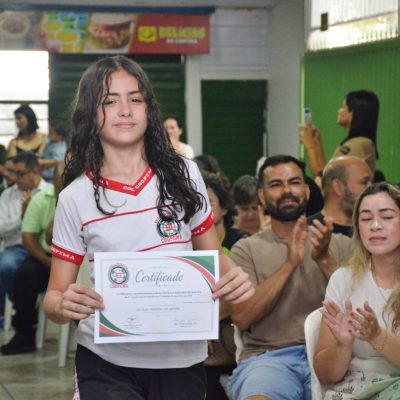 Foto 41 - Entrega de certificados aos alunos destaques do 2º trimestre