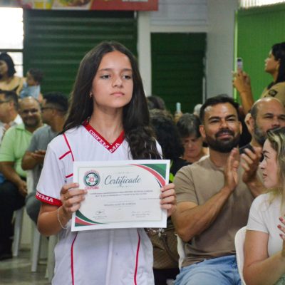 Foto 44 - Entrega de certificados aos alunos destaques do 2º trimestre