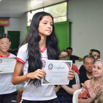 Foto 52 - Entrega de certificados aos alunos destaques do 2º trimestre
