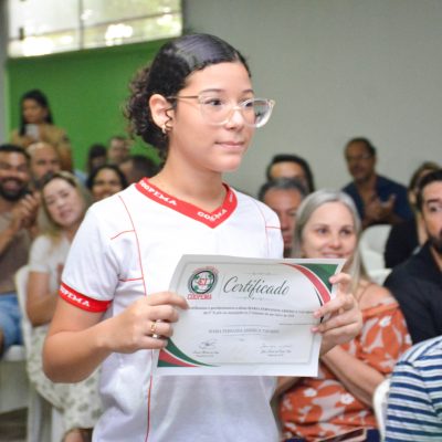 Foto 53 - Entrega de certificados aos alunos destaques do 2º trimestre