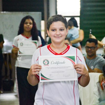 Foto 58 - Entrega de certificados aos alunos destaques do 2º trimestre