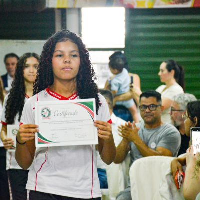 Foto 59 - Entrega de certificados aos alunos destaques do 2º trimestre
