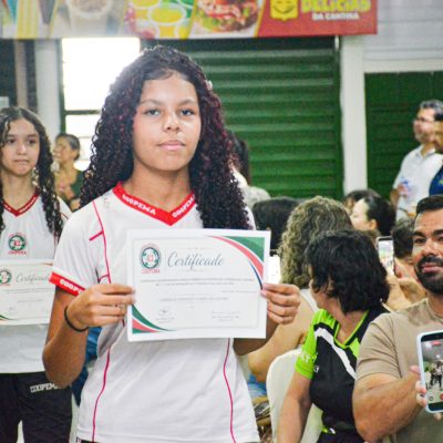 Foto 61 - Entrega de certificados aos alunos destaques do 2º trimestre