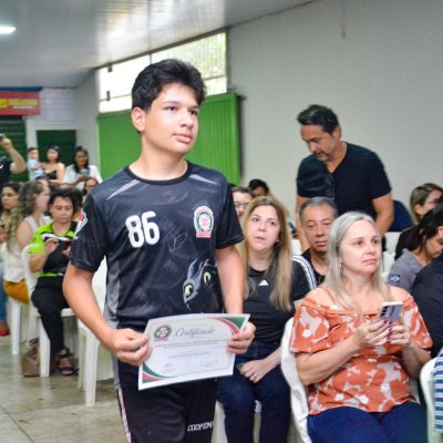 Foto 85 - Entrega de certificados aos alunos destaques do 2º trimestre