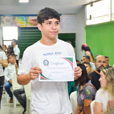 Foto 91 - Entrega de certificados aos alunos destaques do 2º trimestre