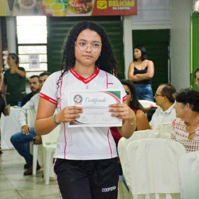 Foto 102 - Entrega de certificados aos alunos destaques do 2º trimestre